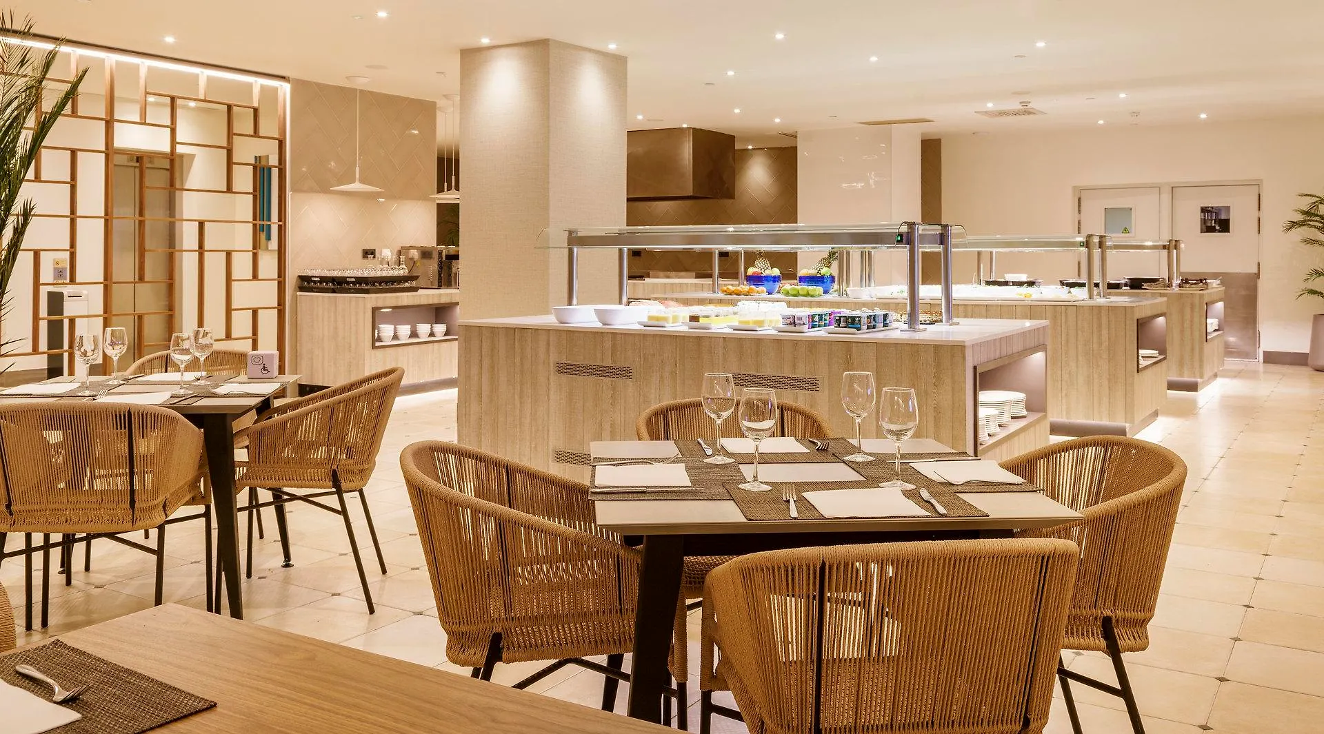 Ilunion Fuengirola Hotel 4*,  Spanien